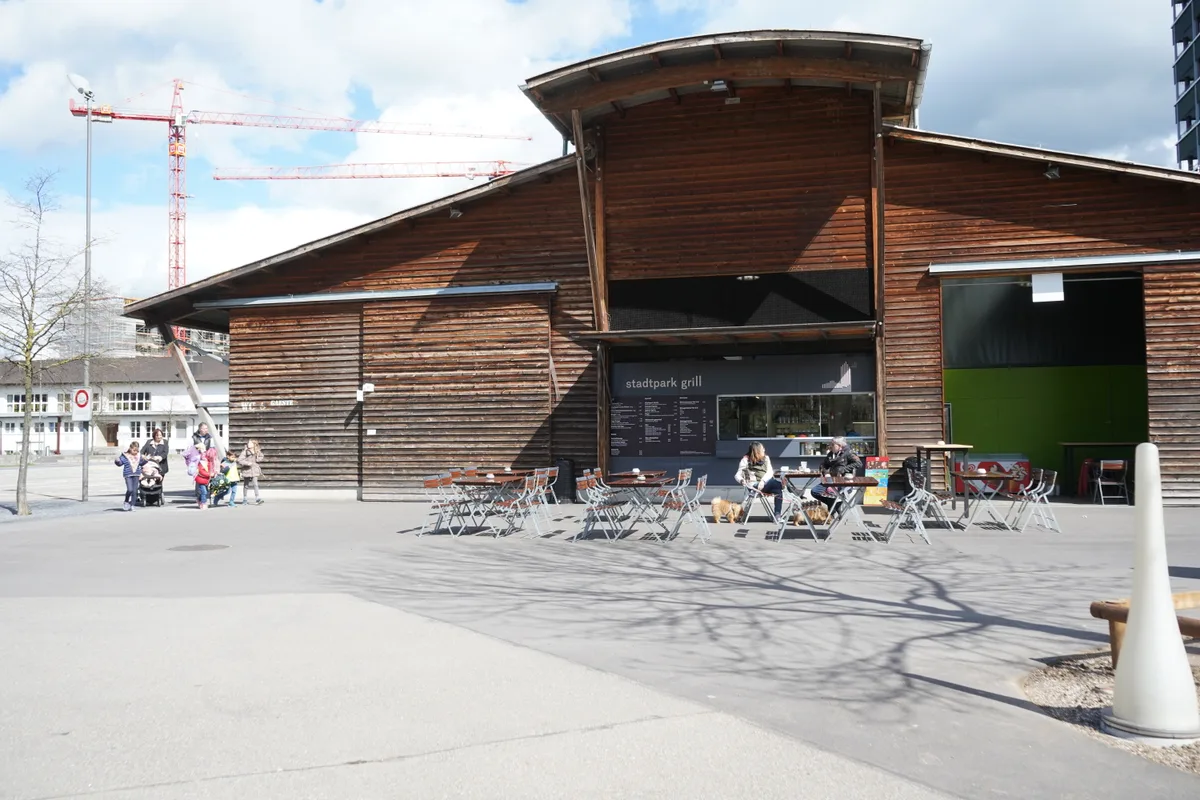 Das Stadtparkcafé wird vom neuen Pächter Athanasios Dailianis eröffnet.